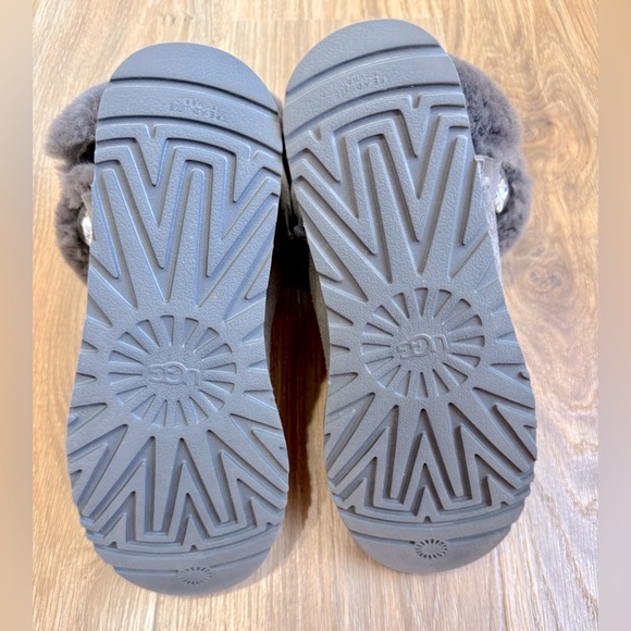 Uggs Women’s Bailey Button Bling Boots Gray Silver Rhinestone Sz 9 EUC - Picture 8 of 8